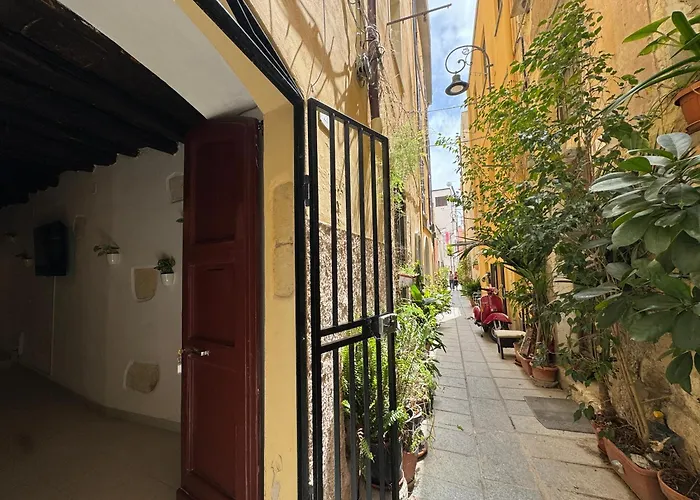 Kalma - At The Picturesque Via Stretta